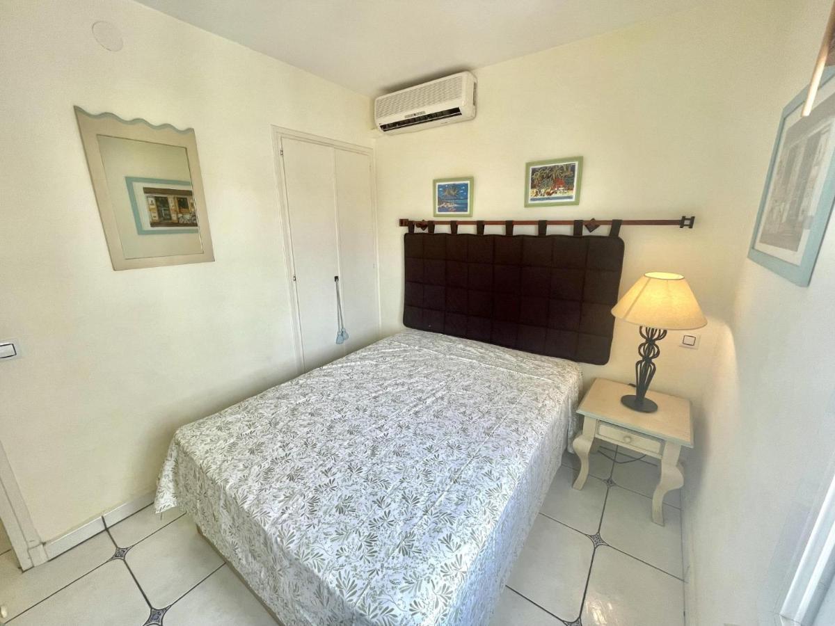 Baie Santa Apartment Roses
